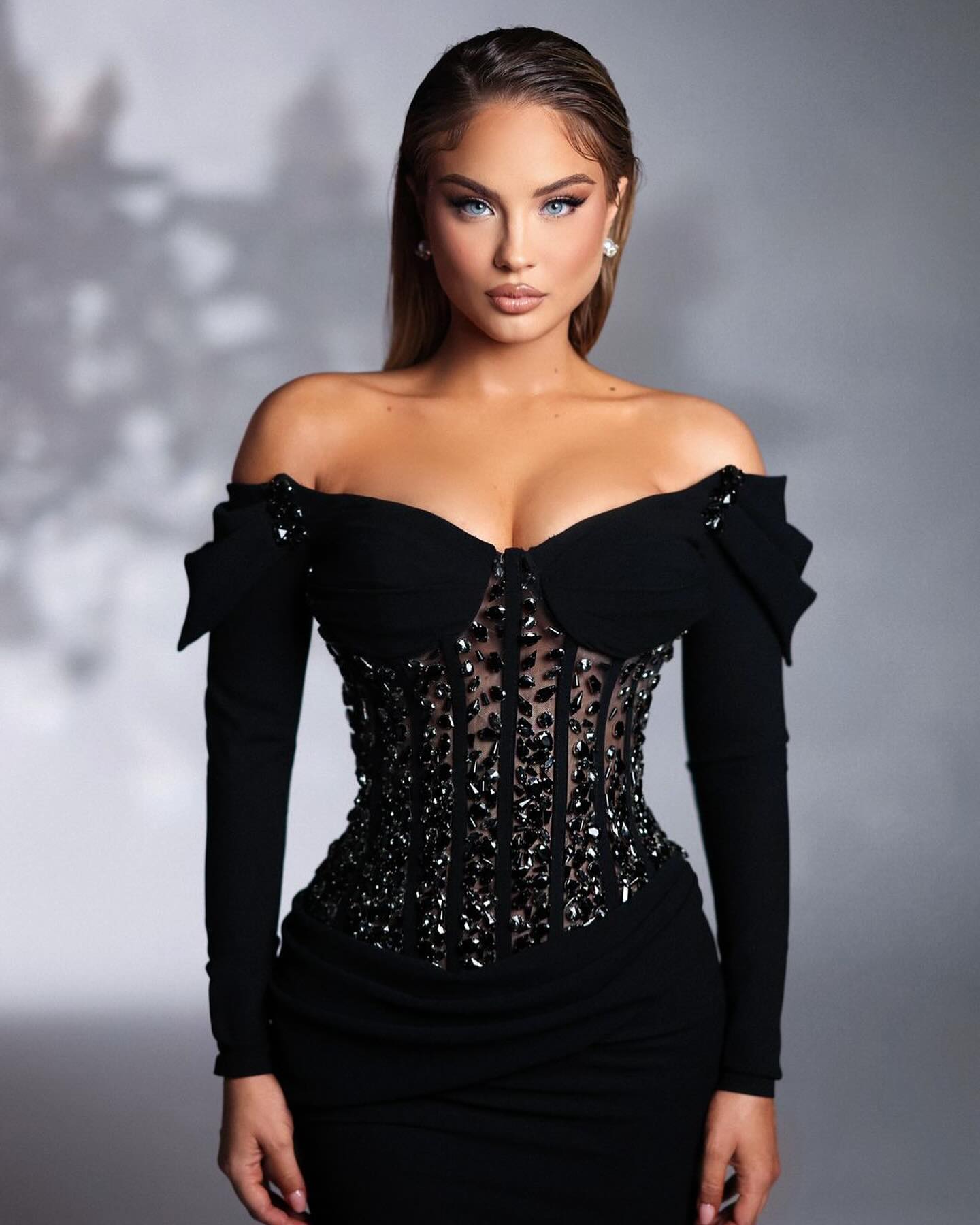 Long Sleeve Crystal Corset Maxi Velvet Dress HV1403