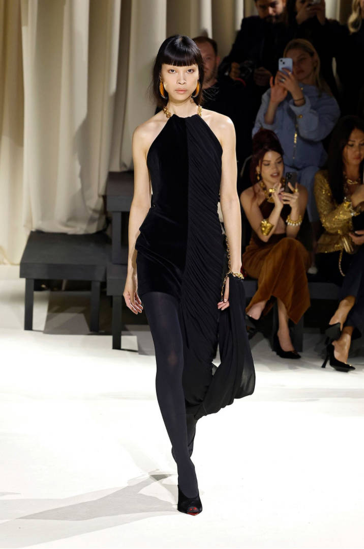 Halter Chain Detail Ruched Velvet Dress Black HV1615