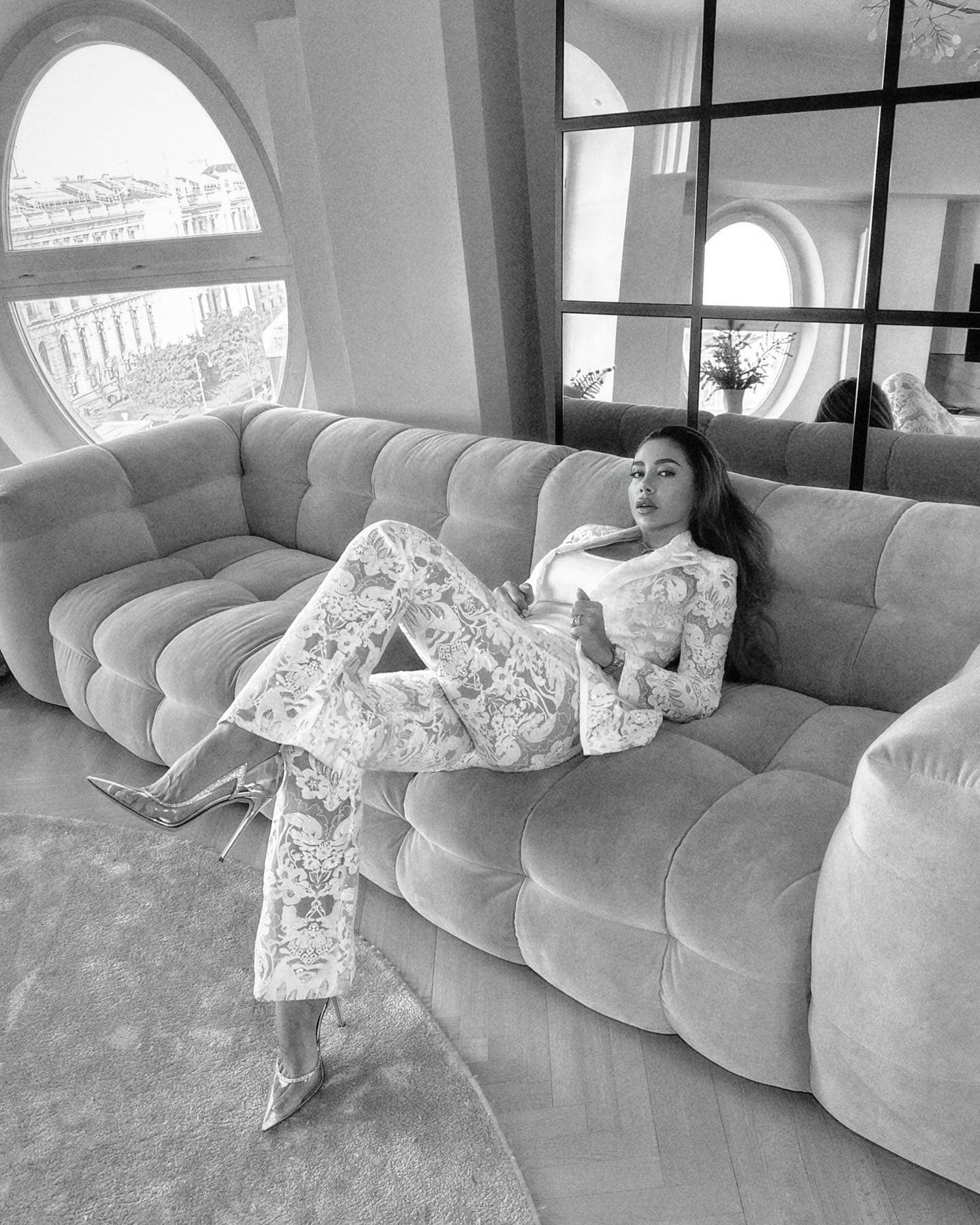 Long Sleeve Sequin Lace Suit HV9305