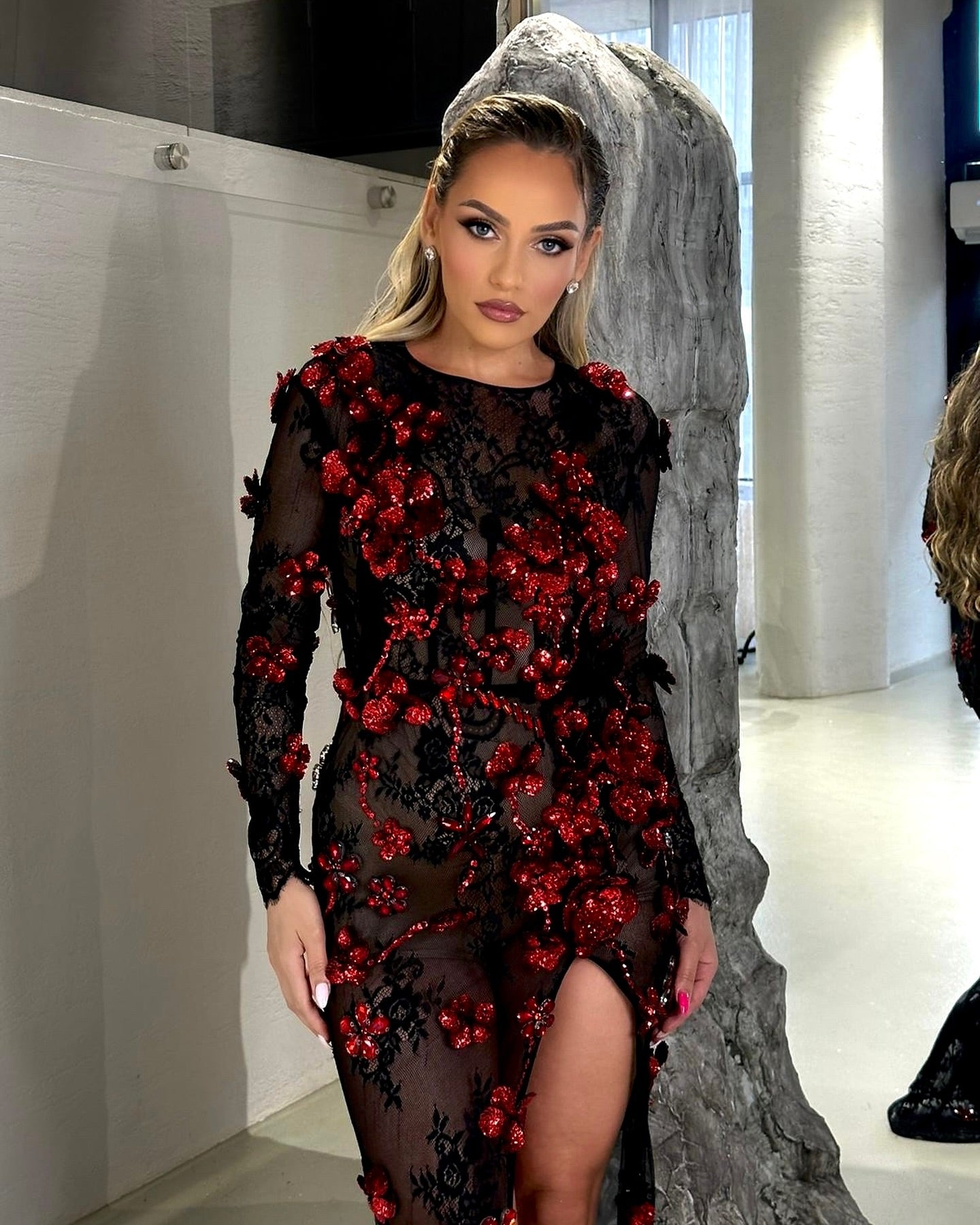 Long Sleeve Floral Detail Lace Maxi Dress Black Red HV1761
