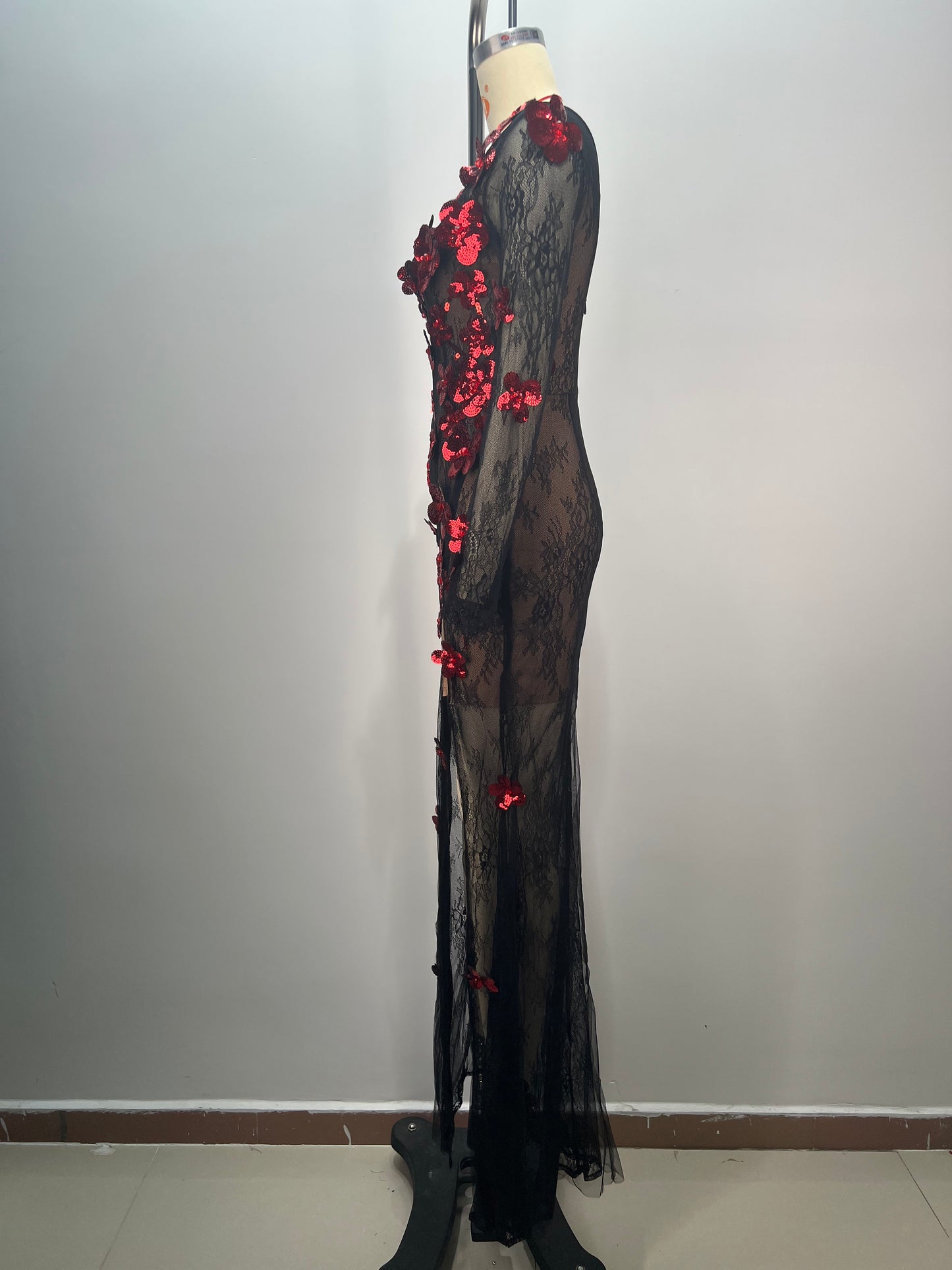 Long Sleeve Floral Detail Lace Maxi Dress Black Red HV1761