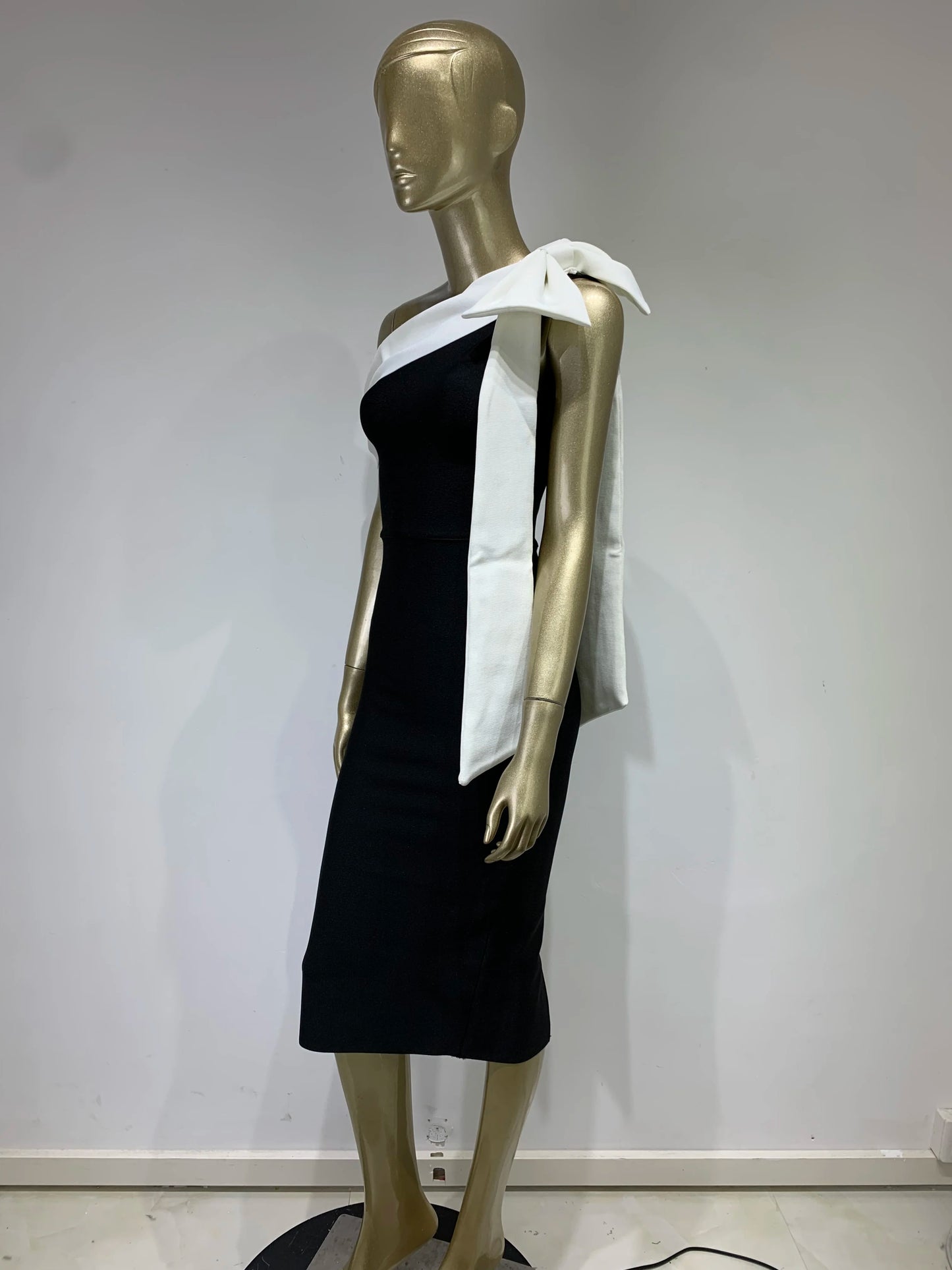One Shoulder Bow Detail Midi Dress Black White