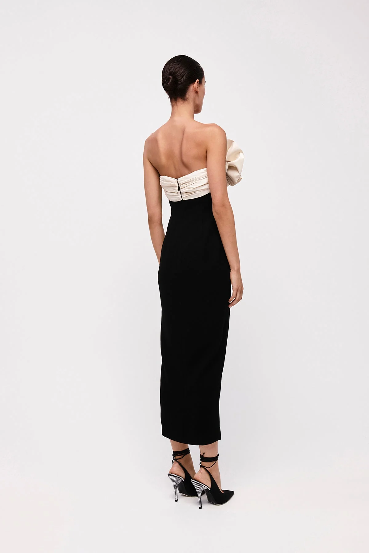 Pleated Detail Midi Dress Black White HV9661