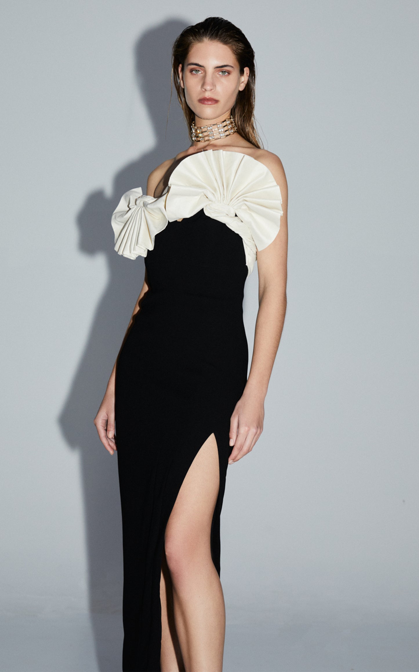 Pleated Detail Midi Dress Black White HV9661