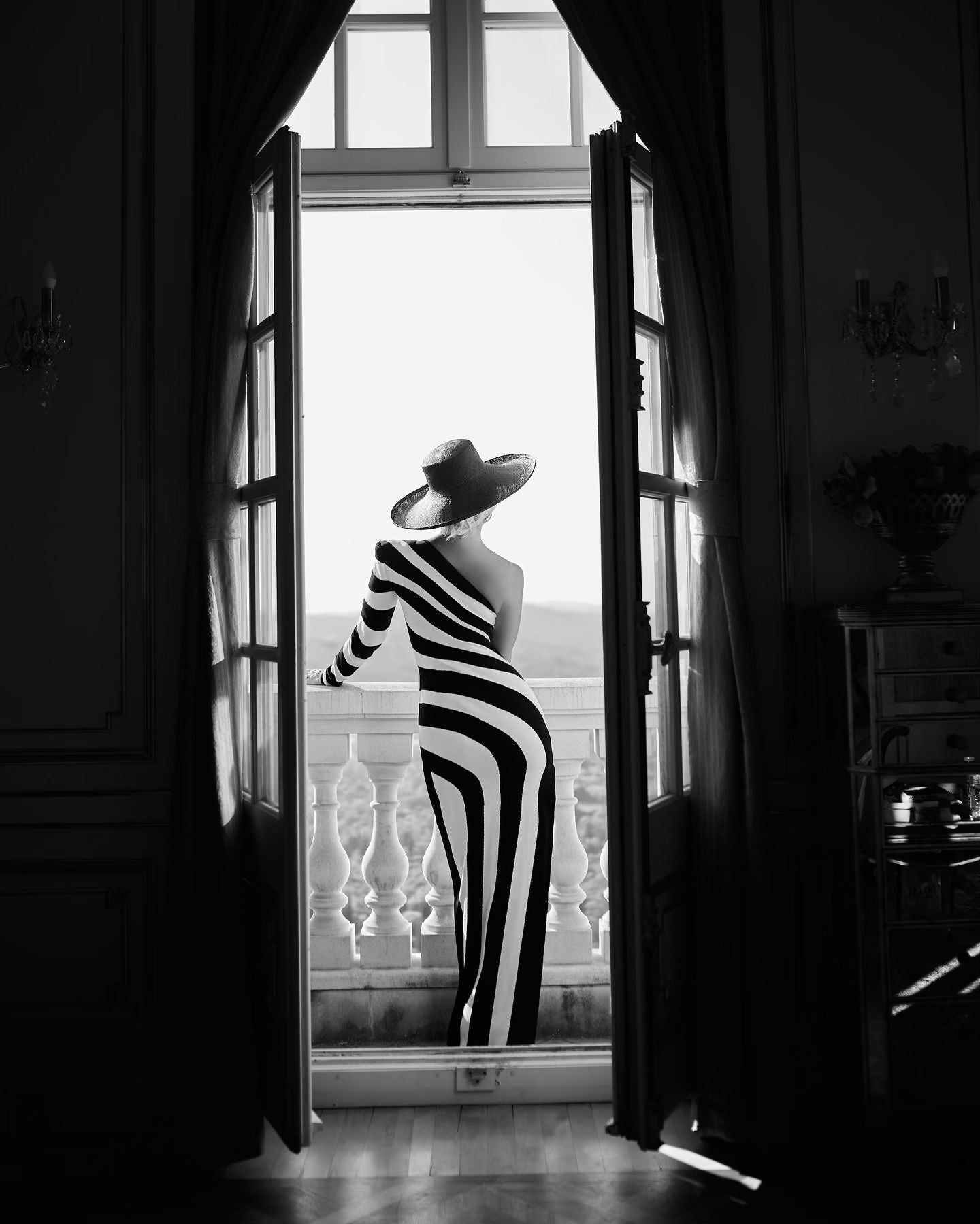 One Sleeve Striped Maxi Dress Black White HV1823