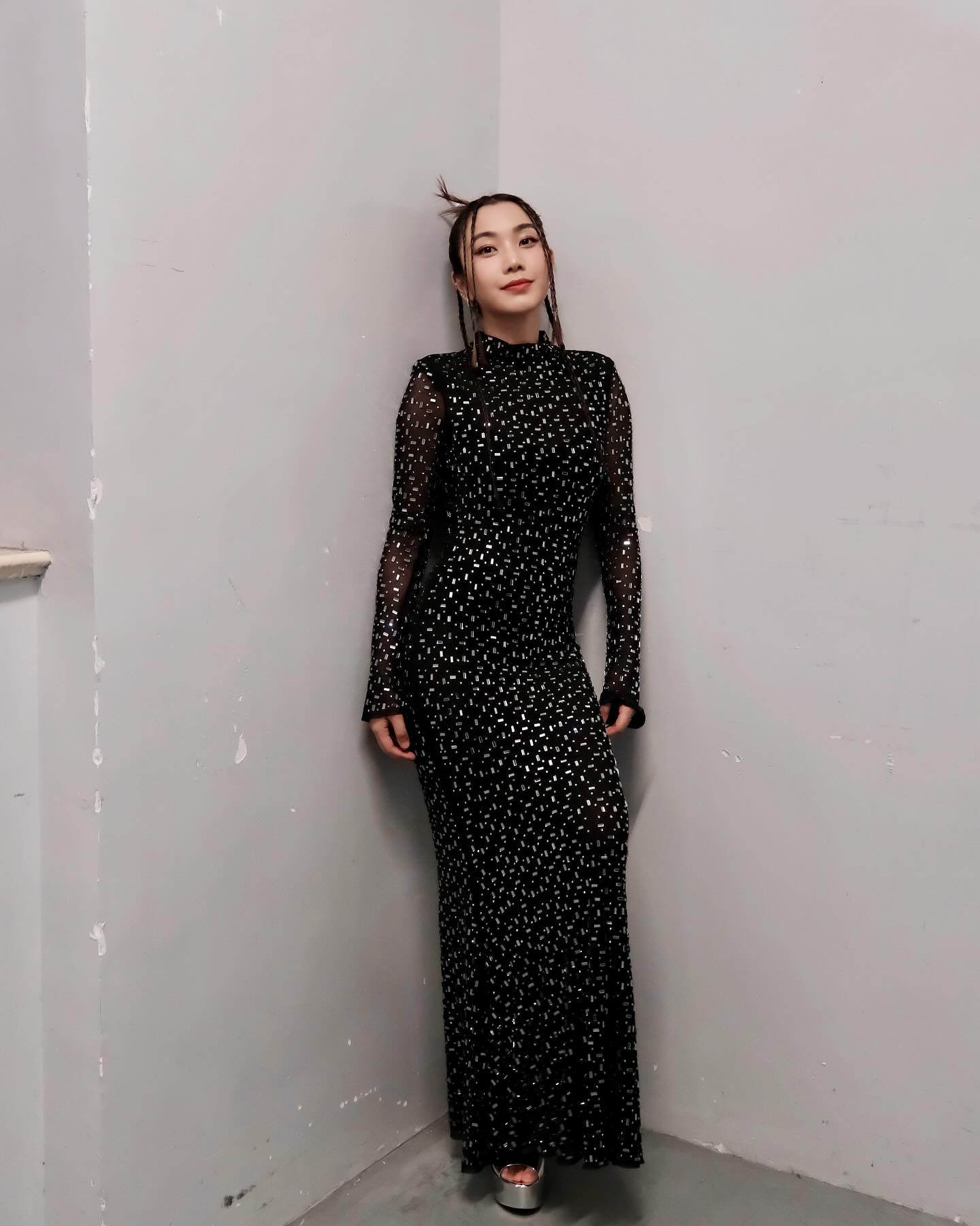 Long Sleeve Embellished Mermaid Dress Black HV1750