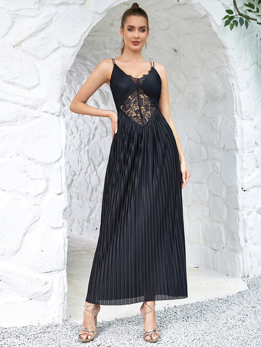 Lace Insert Pleated Maxi Dress Black HV9823