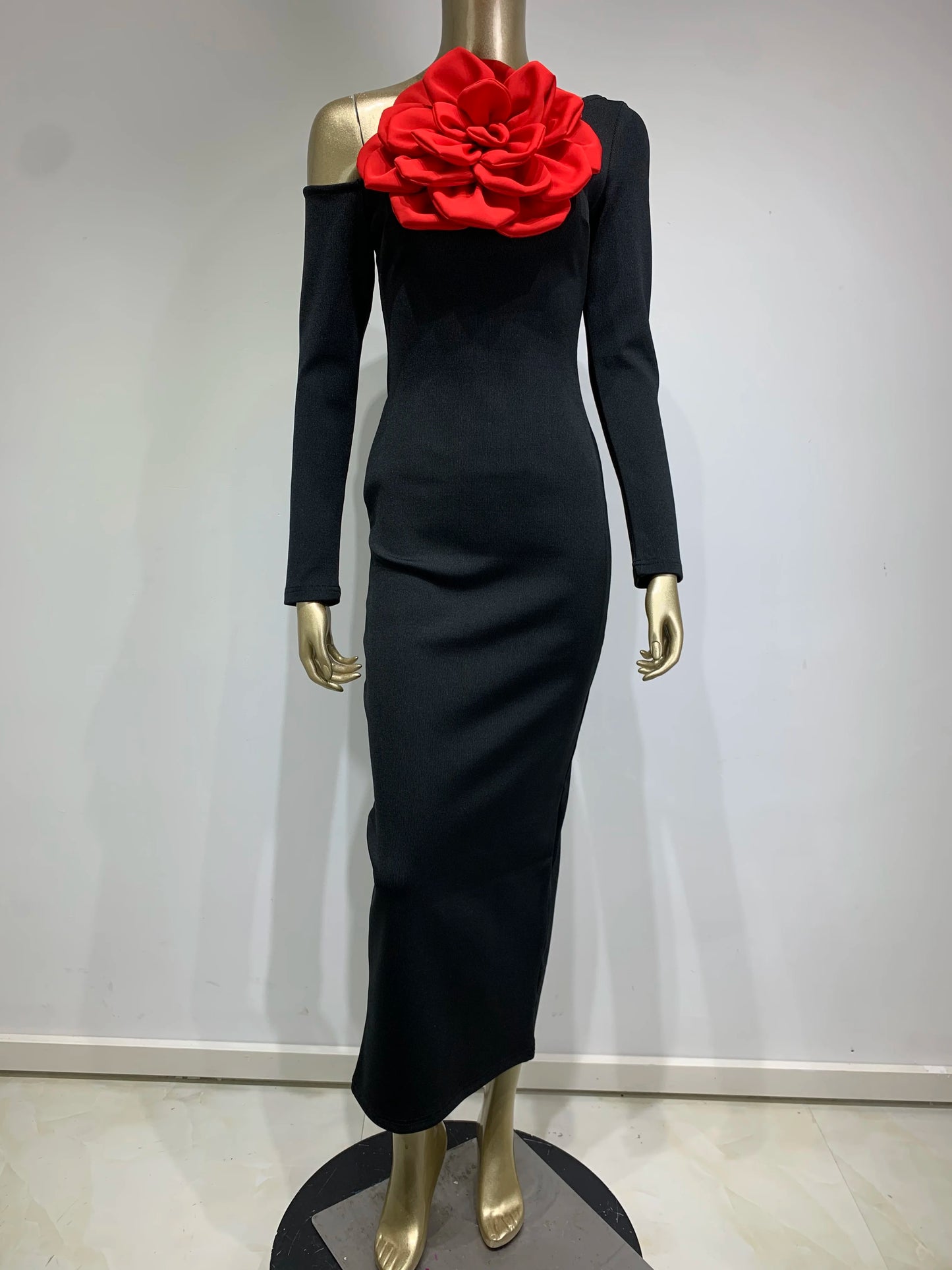 Long Sleeve Rose Detail Maxi Dress Black Red HV1031
