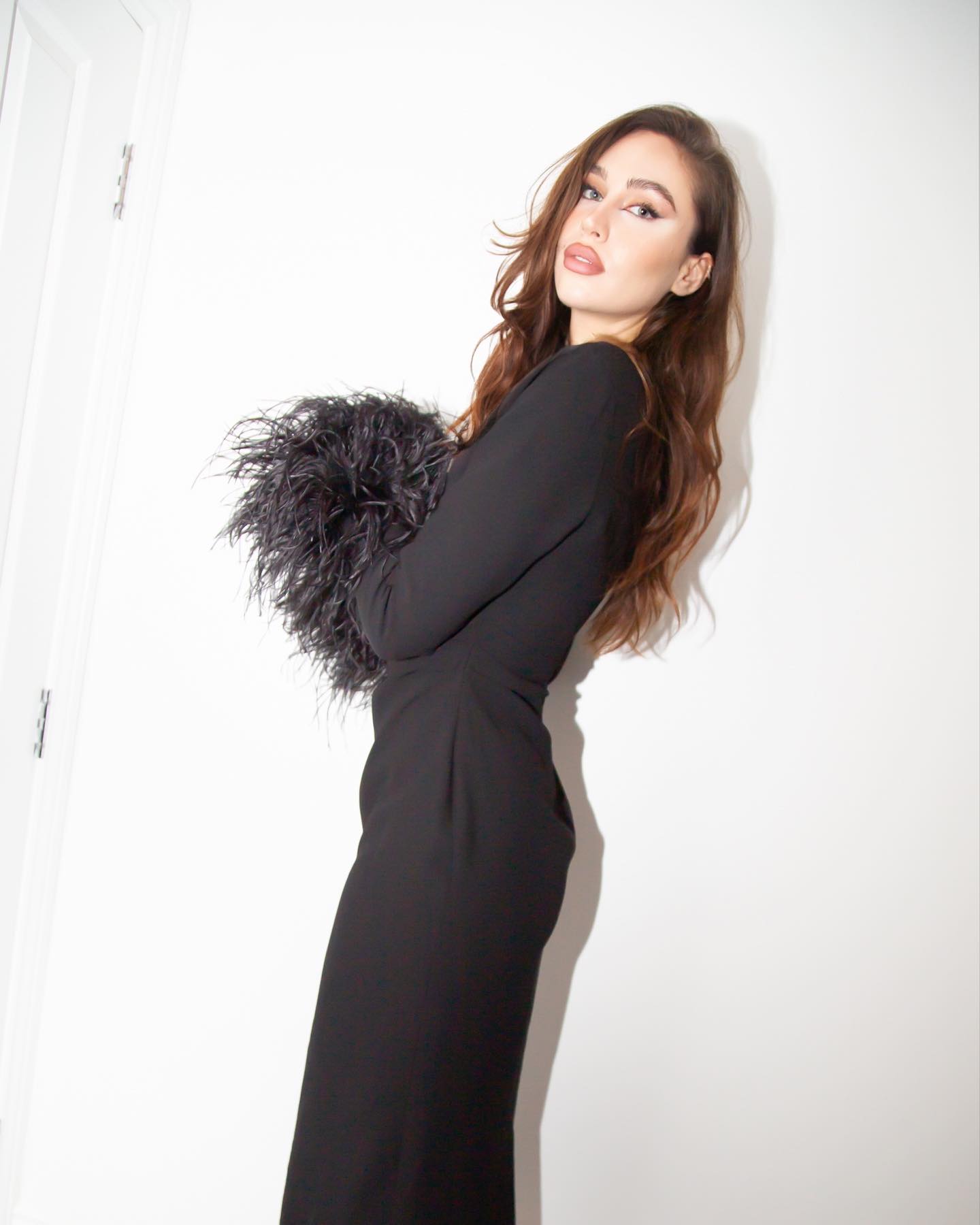 One Sleeve Feather Maxi Dress Black HV1081