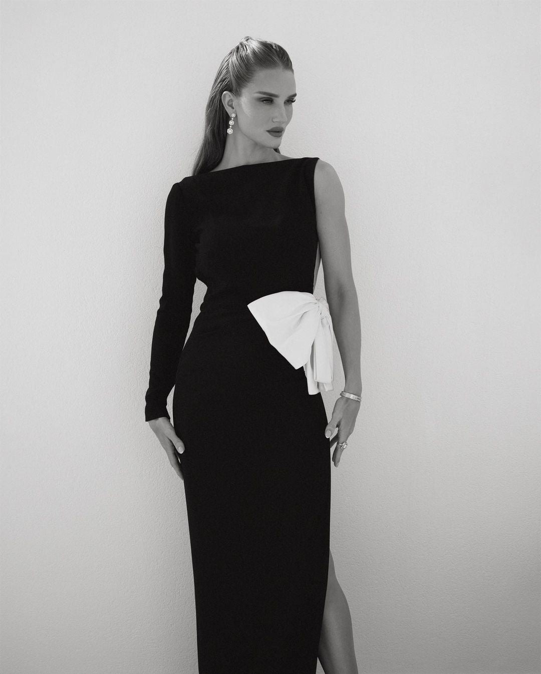 One Sleeve Bow Backless Maxi Dress Black HV9812