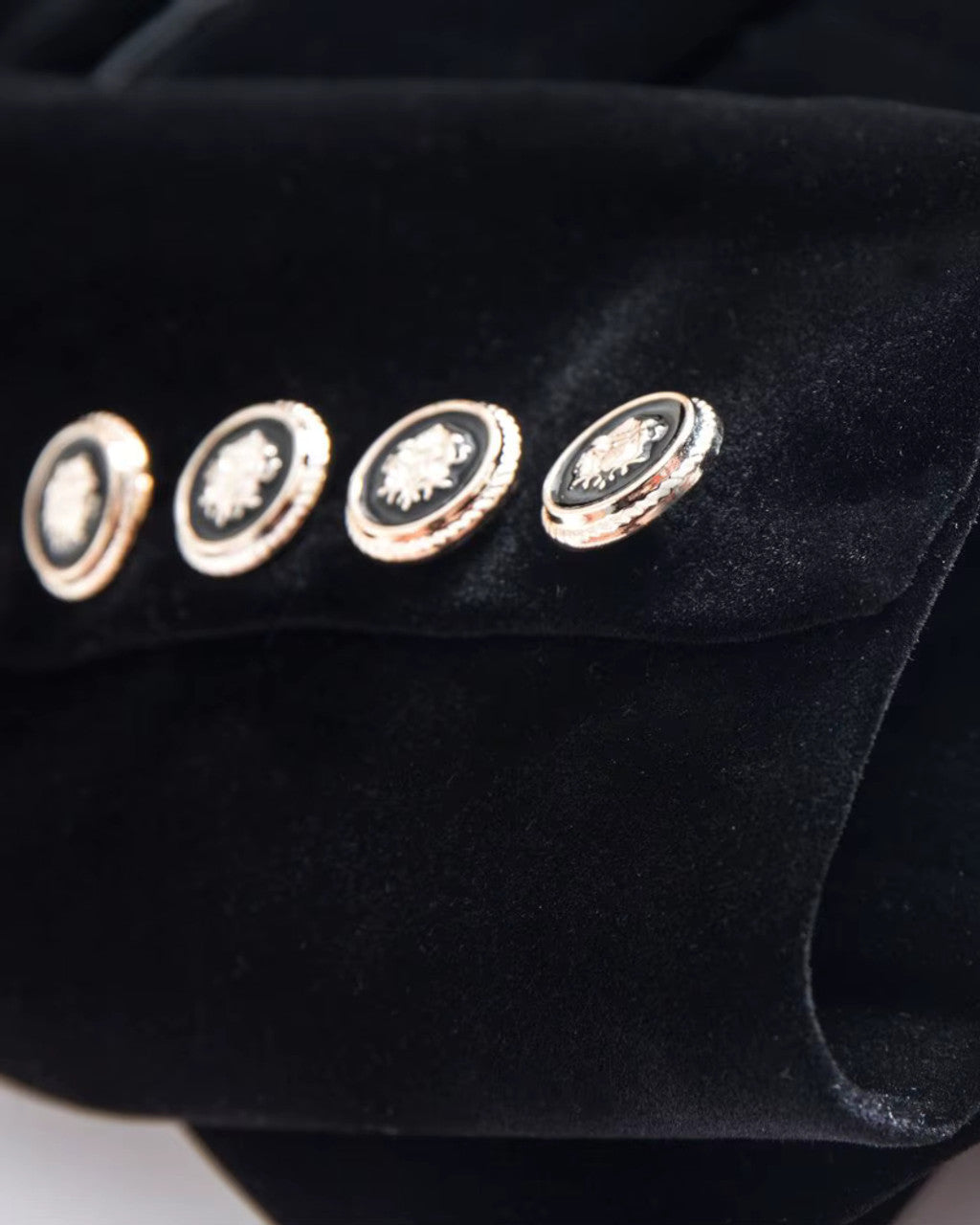 Long Sleeve Velvet Blazer