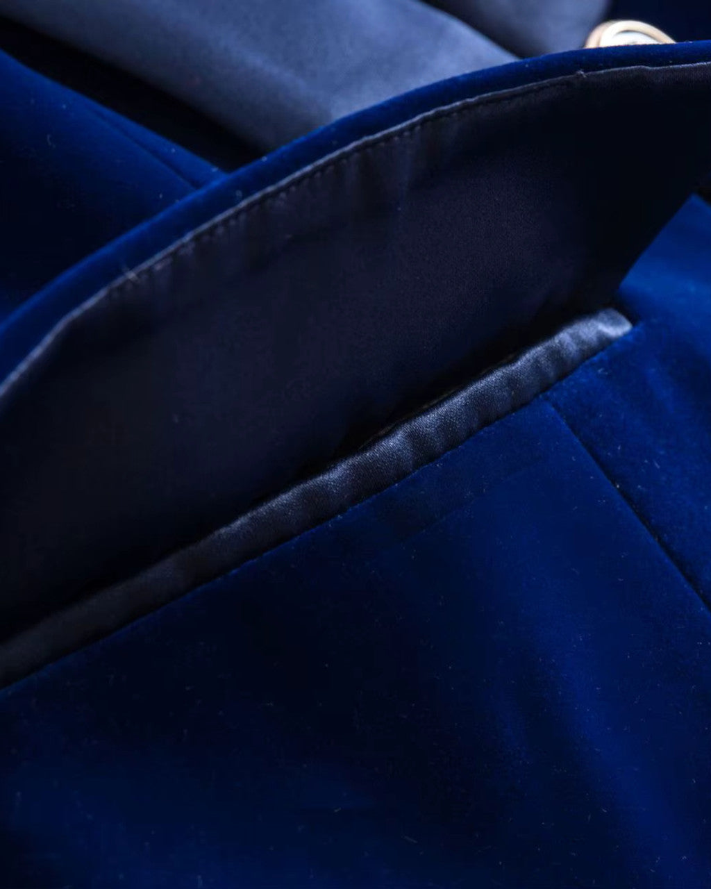 Long Sleeve Velvet Blazer
