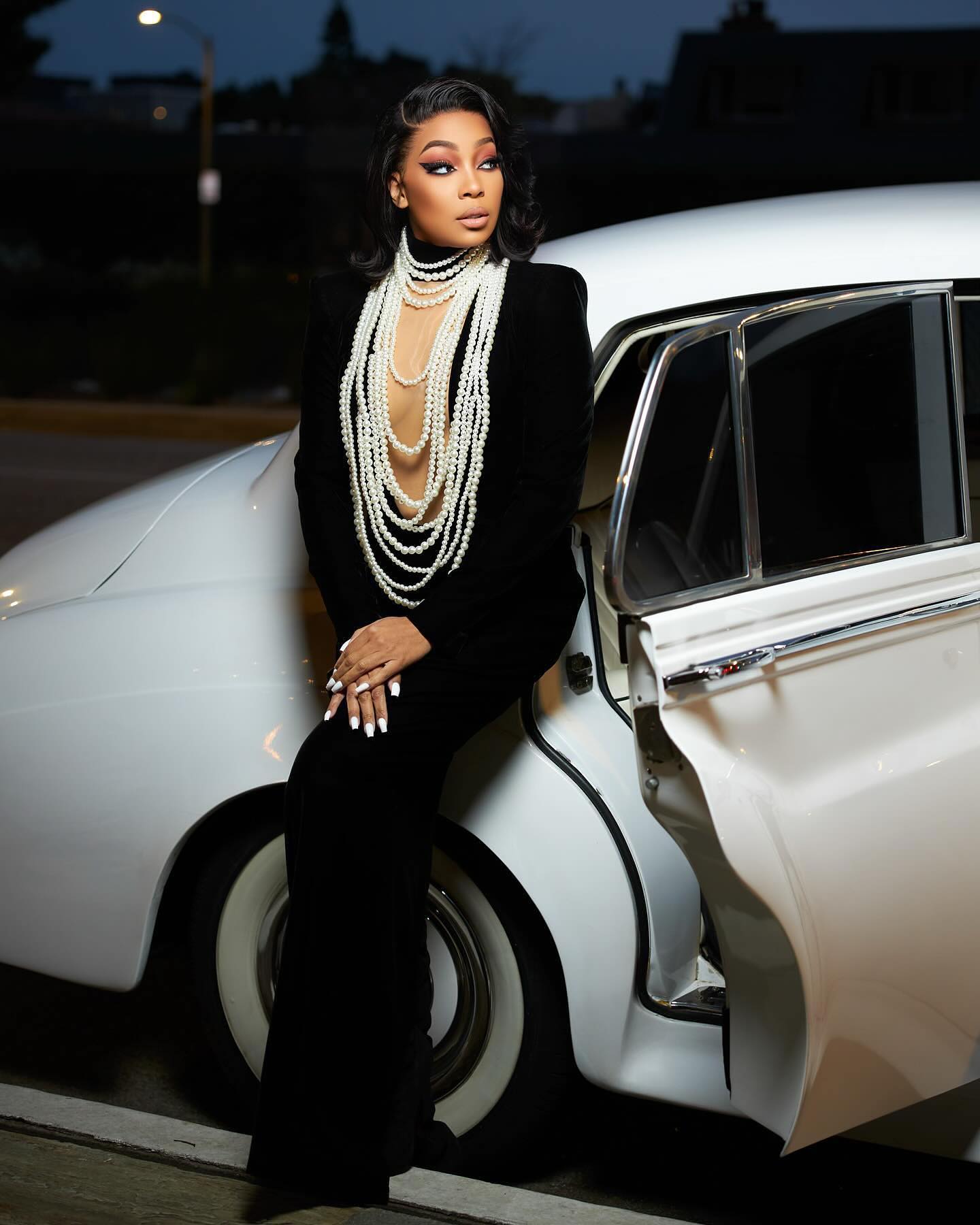 Long Sleeve Pearl Necklace Maxi Dress Black HV1700