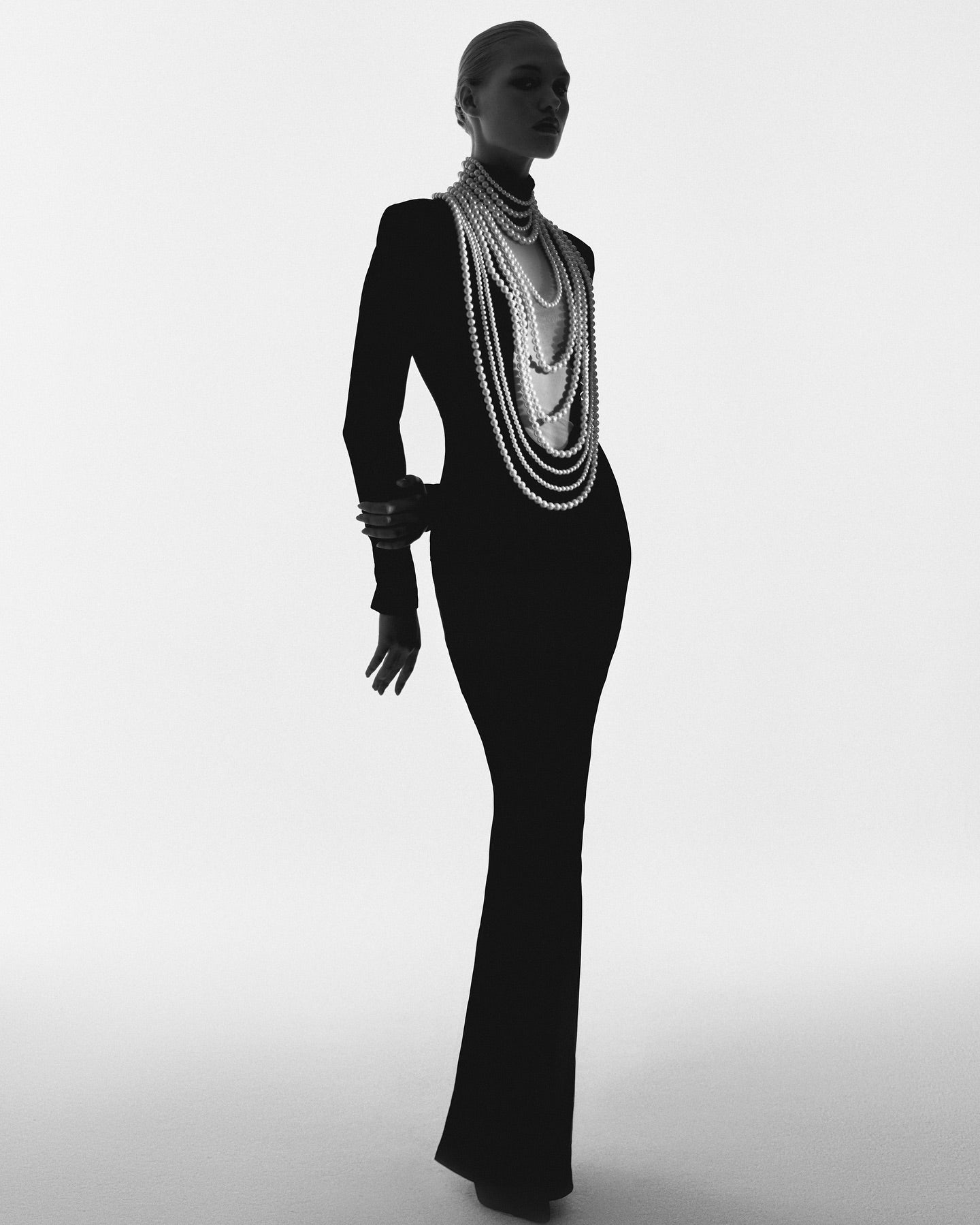 Long Sleeve Pearl Necklace Maxi Dress Black HV1700