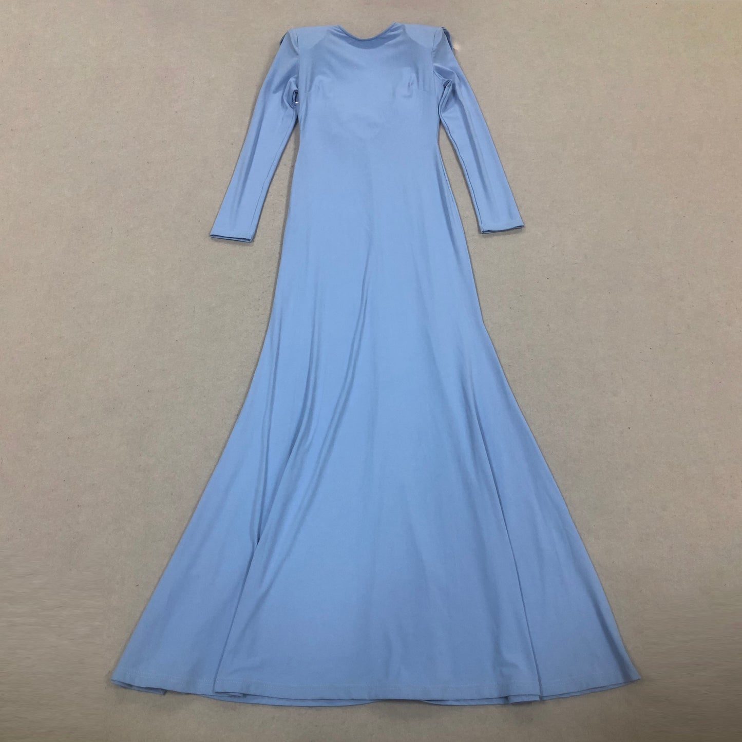 ชุดเดรสยาวแขนยาวดีไซน์หลังเปิดสีน้ำเงิน HV2628