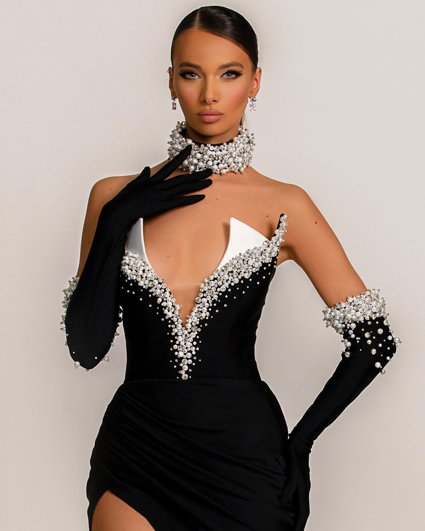 Strapless Pearl Detail Maxi Velvet Dress Black HV1979