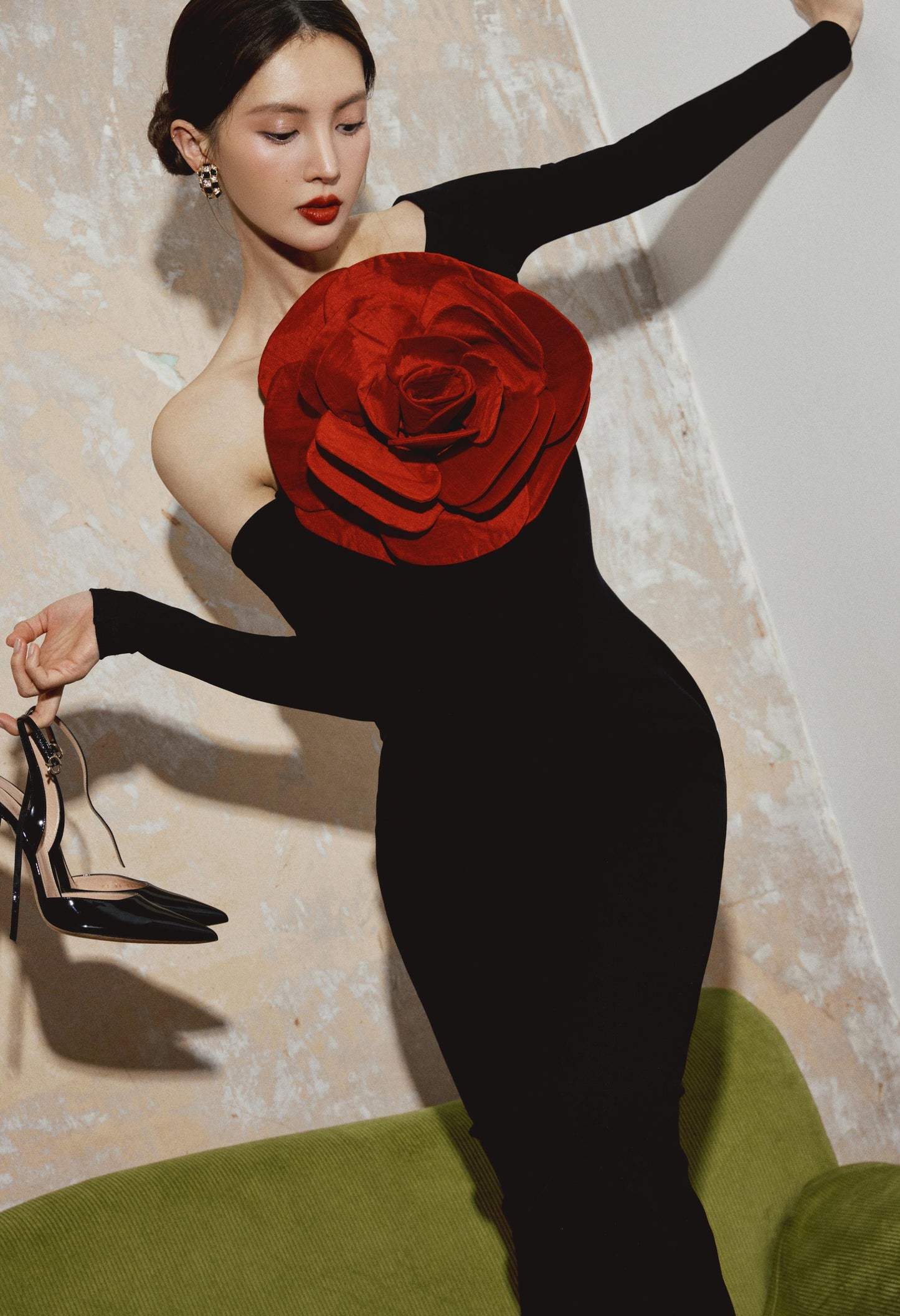Long Sleeve Rose Detail Maxi Dress Black Red HV1031