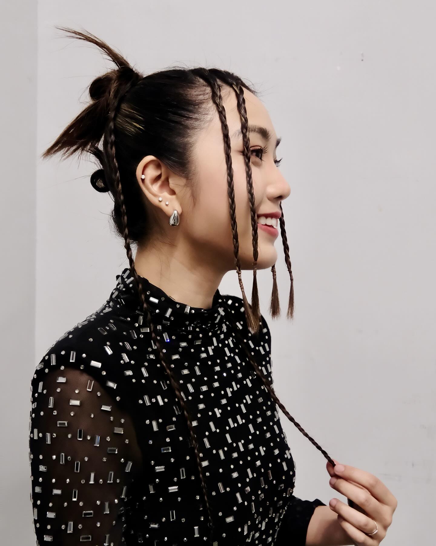 Long Sleeve Embellished Mermaid Dress Black HV1750