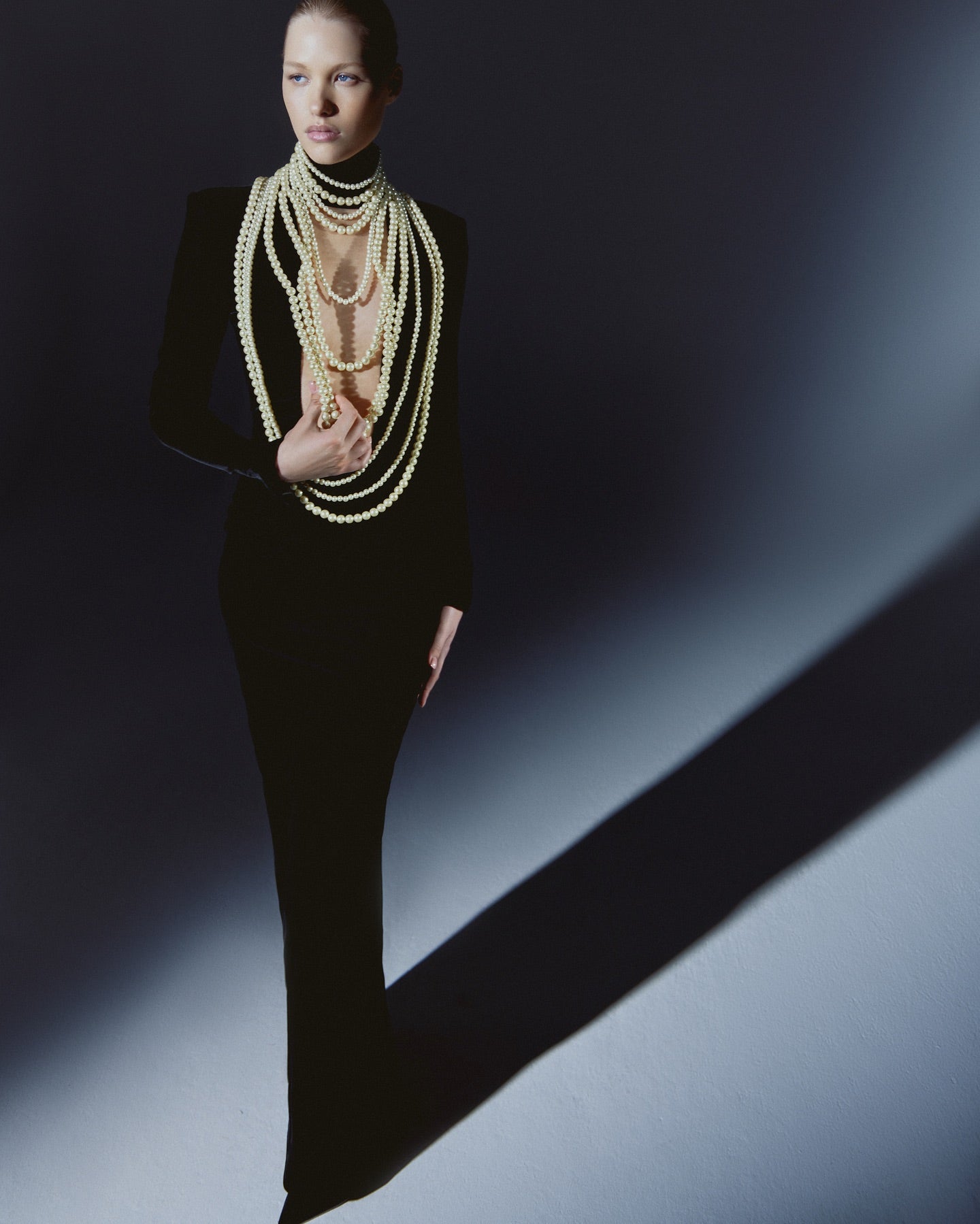 Long Sleeve Pearl Necklace Maxi Dress Black HV1700