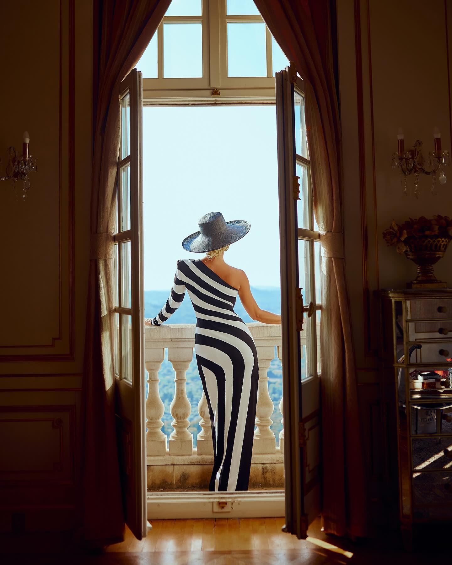 One Sleeve Striped Maxi Dress Black White HV1823