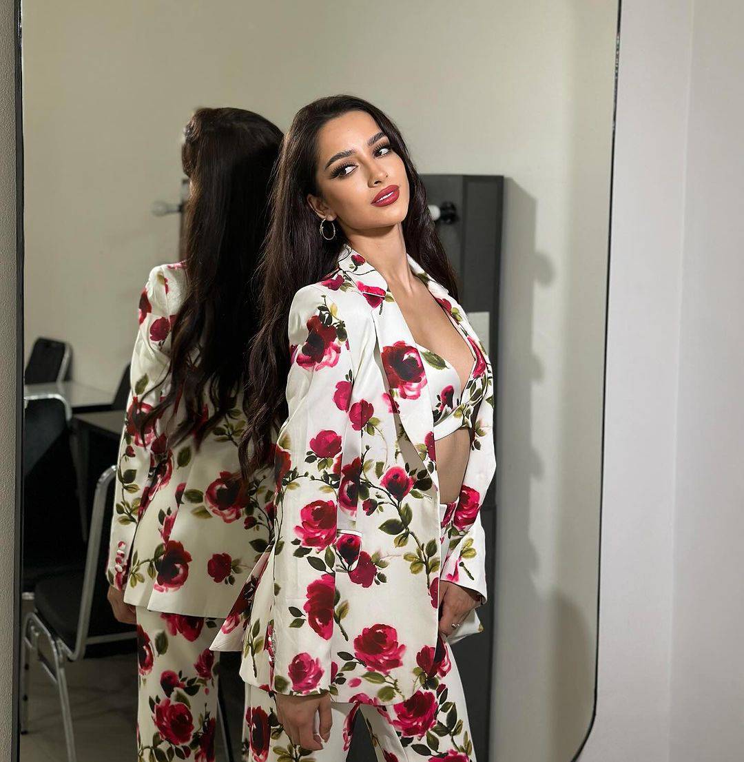 Floral Three Piece Suit HV9975