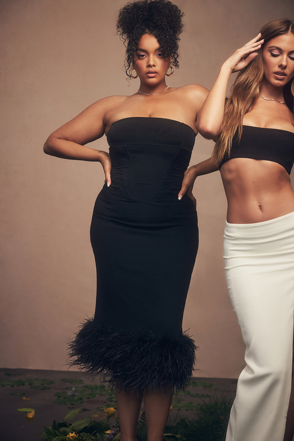 Feather Detail Strapless Midi Dress HV8926