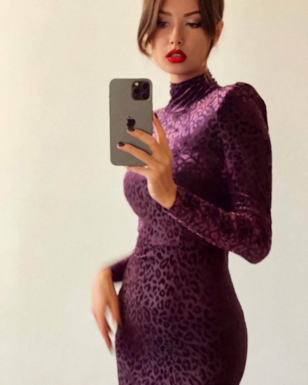 Long Sleeve Animal Print Midi Velvet Dress HV7605