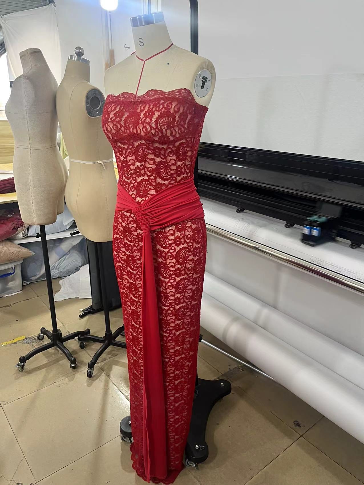 Strapless Scalloped Lace Maxi Dress HV3189