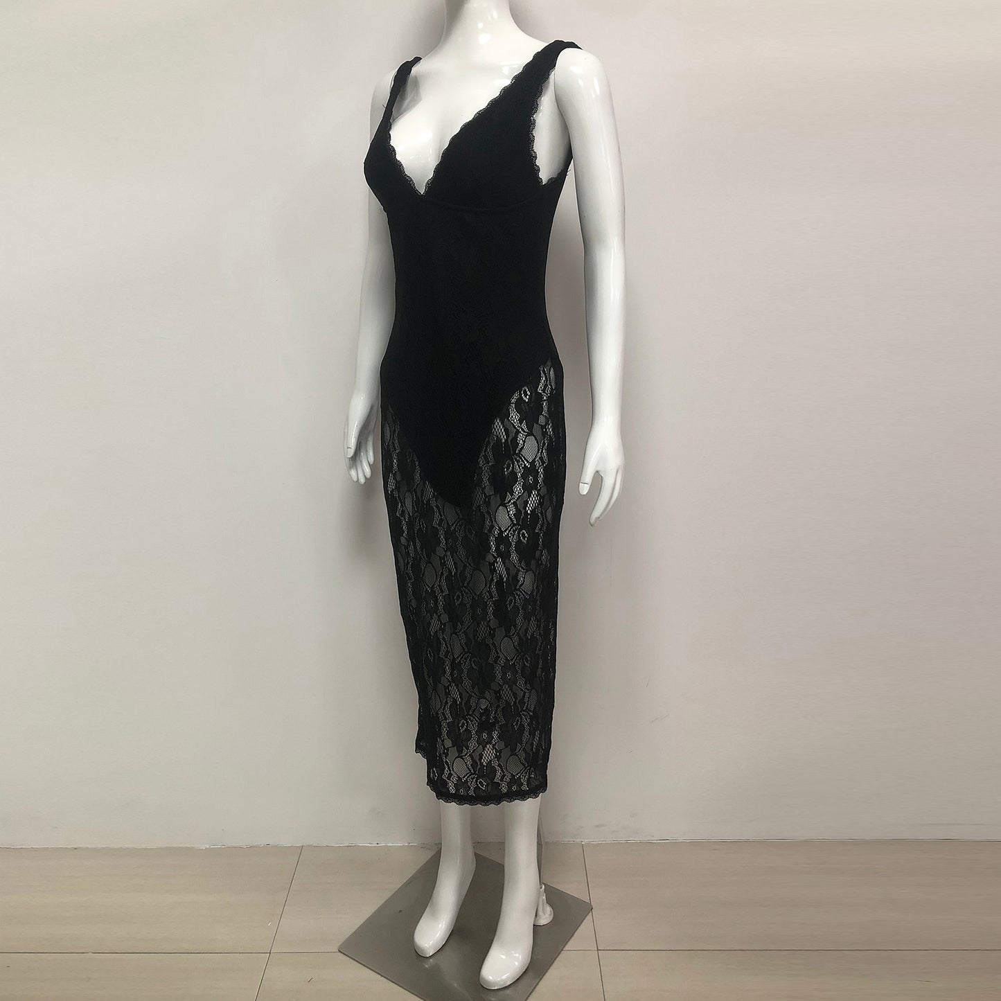 Scalloped Lace Midi Dress Black HV2627