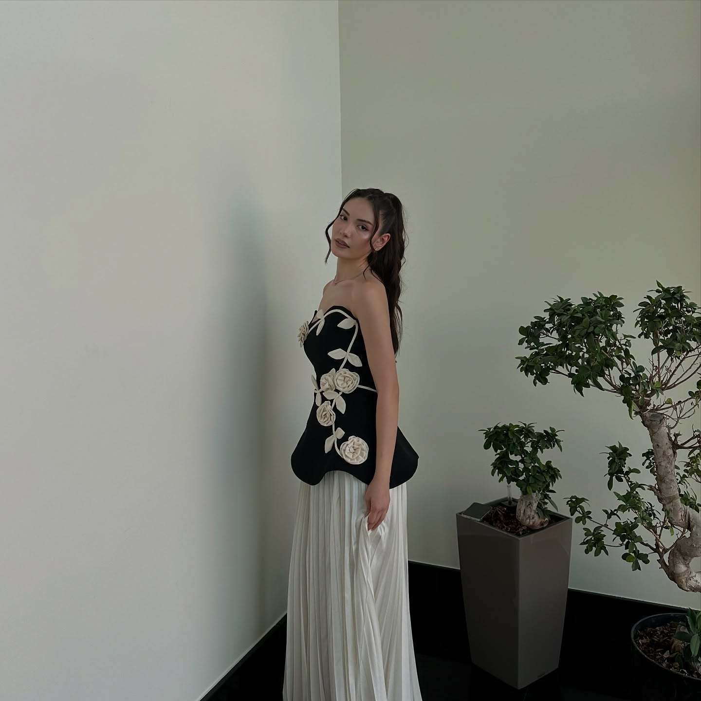 Strapless Floral Peplum Pleated Midi Dress Black White HV2612