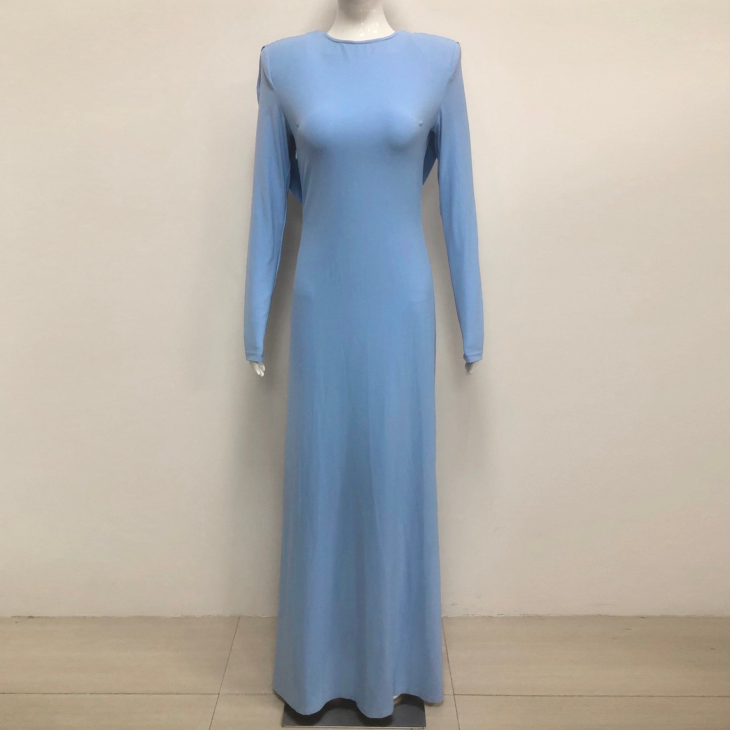 ชุดเดรสยาวแขนยาวดีไซน์หลังเปิดสีน้ำเงิน HV2628
