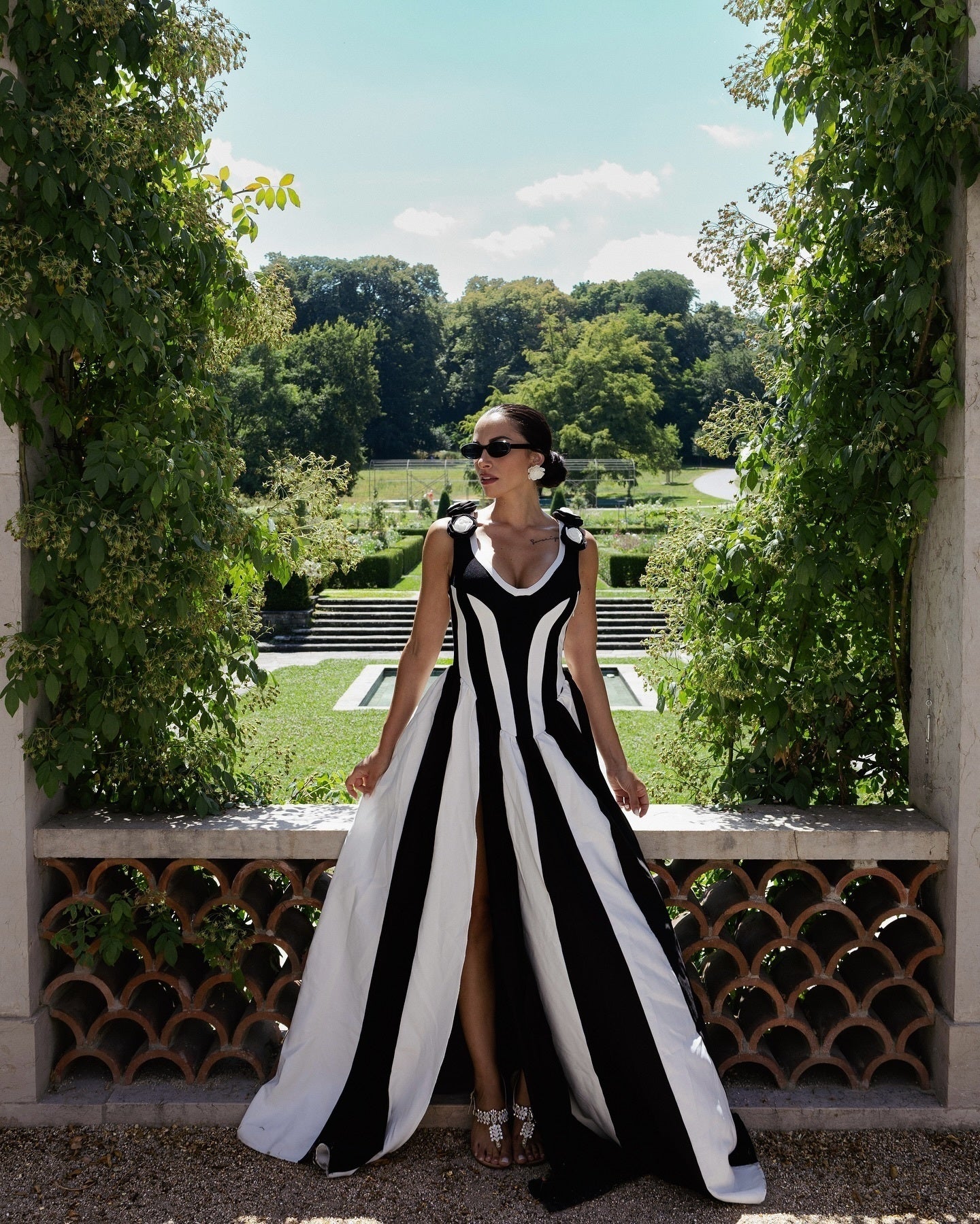Floral Detail Corset A Line Maxi Dress Black White HV2535