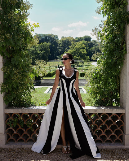 Floral Detail Corset A Line Maxi Dress Black White HV2535