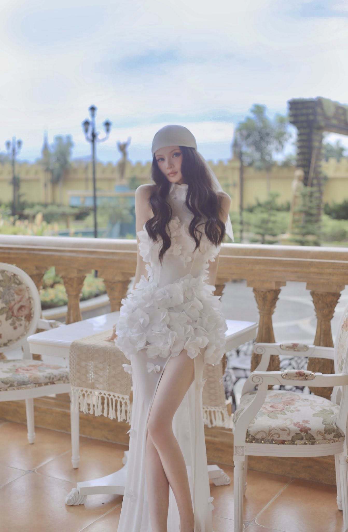 เดรสยาวปักลายดอกไม้ HV0021