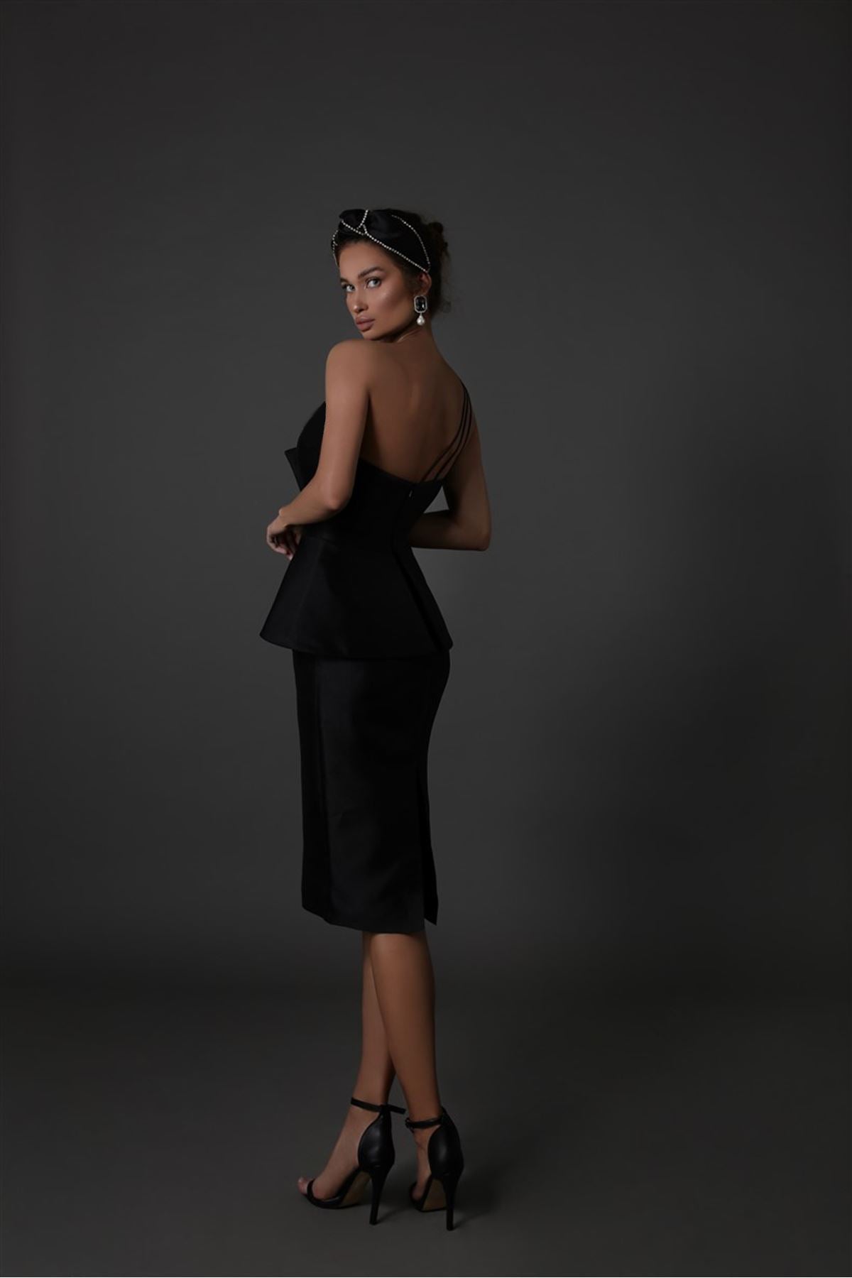 One Shoulder Structured Peplum Midi Dress V8304